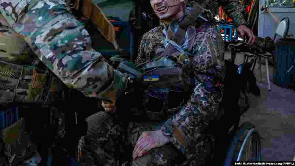 Поранені захисники незалежності України. Шеврон з ними...Сєвєродонецьк на початку червня 2022 року. Щодня Україна сплачує страшну ціну за відбиття нападу Росії: пораненнями і смертями своїх оборонців та цивільних 