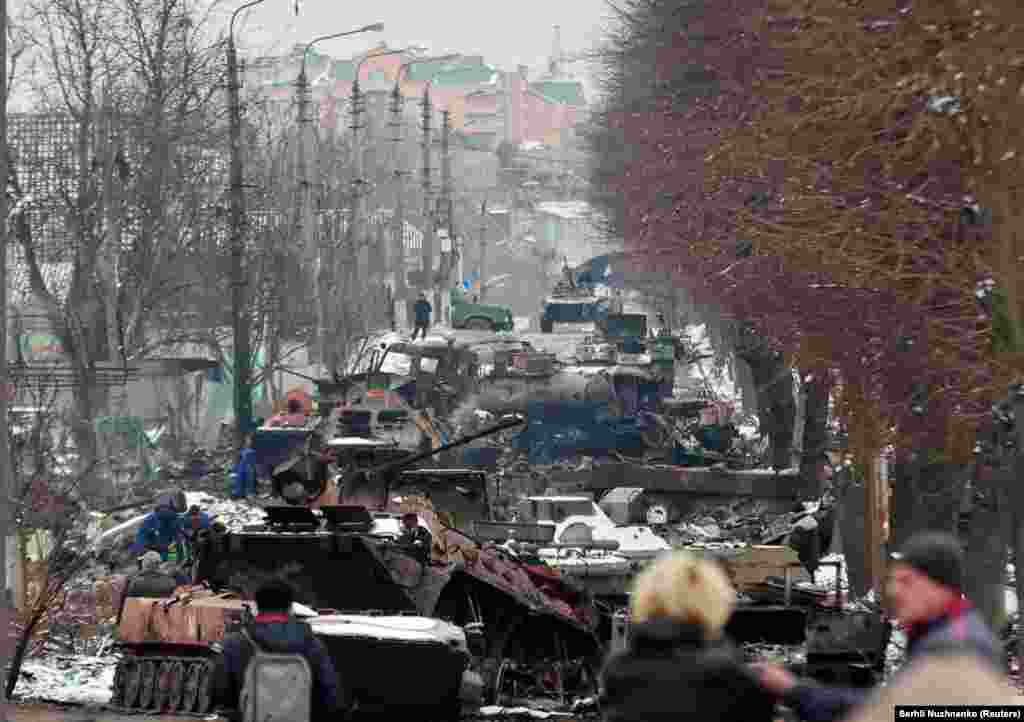 Буча 01.03.22 – 23.08.22 27 лютого російські сили заїхали в Бучу. У місті велися постійні бої, внаслідок чого була зруйнована інфраструктура міста та житлові будинки місцевих жителів