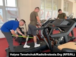 Заняття з реабілітологом