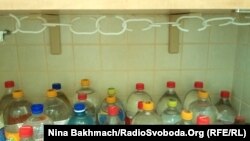 Запаси води. Воду наливали у всі можливі ємності в помешканнях