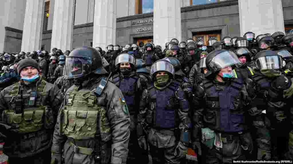 Правоохоронці на сходах Верхновної Ради 