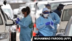 Sedmično širom svijeta i dalje se bilježi oko 45.000 smrtnih slučajeva zbog korona virusa. 