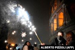 Святкування біля Колізею у Римі