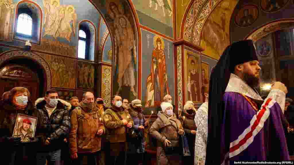Традиційно, вже шостий рік, з ініціативи громадського об'єднання «Серця кіборгів» 21 січня в Михайлівському Золотоверхому соборі ПЦУ відбулася панахида в пам'ять про загиблих «кіборгів» і всіх загиблих учасників бойових дій, які ціною свого життя відстоювали територіальну цілісність України