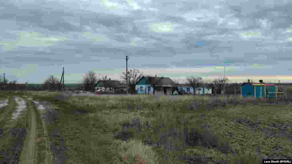 Первые дома на улице Комсомольской, справа – газораспределительная станция