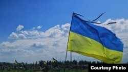 Цвинтар у місті Буча, поховання невпізнаних тіл громадян, убитих російськими військами під час окупації. Київська область, Україна, серпень 2022 року