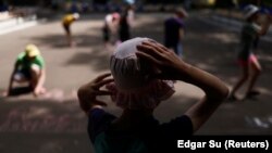 За останній рік кількість бідних дітей збільшилася на 19 відсотків, зазначають експерти ЮНІСЕФ