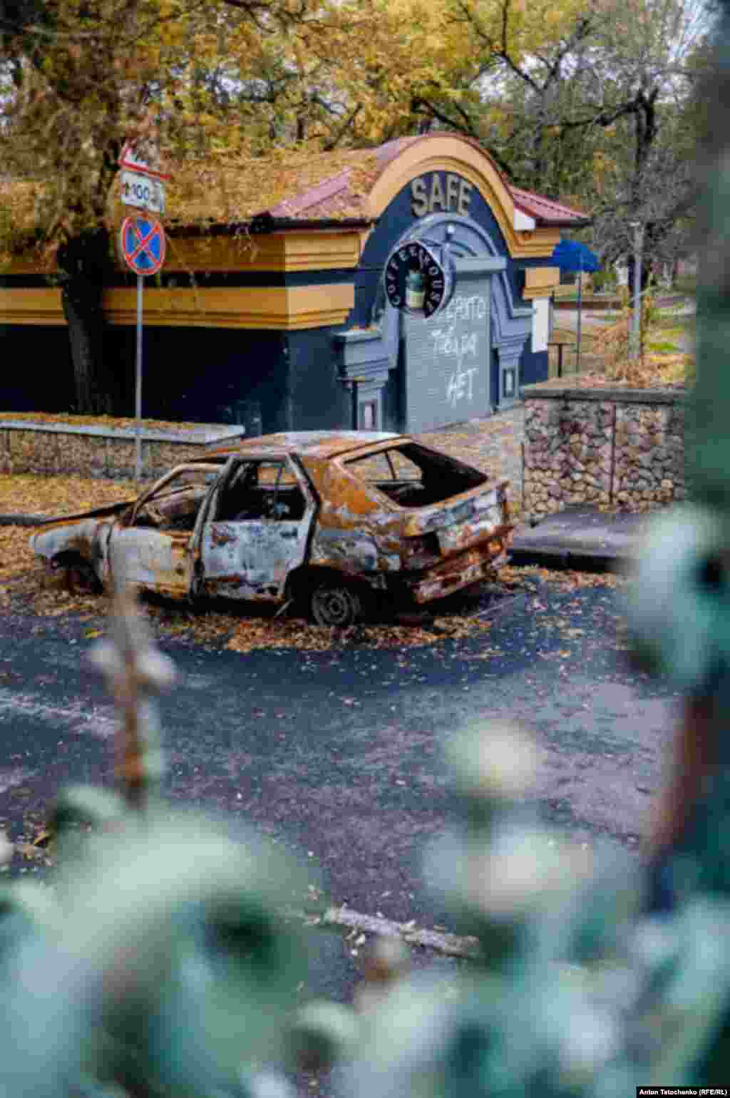 Спалена автівка в провулку Сестер Гозадінових 