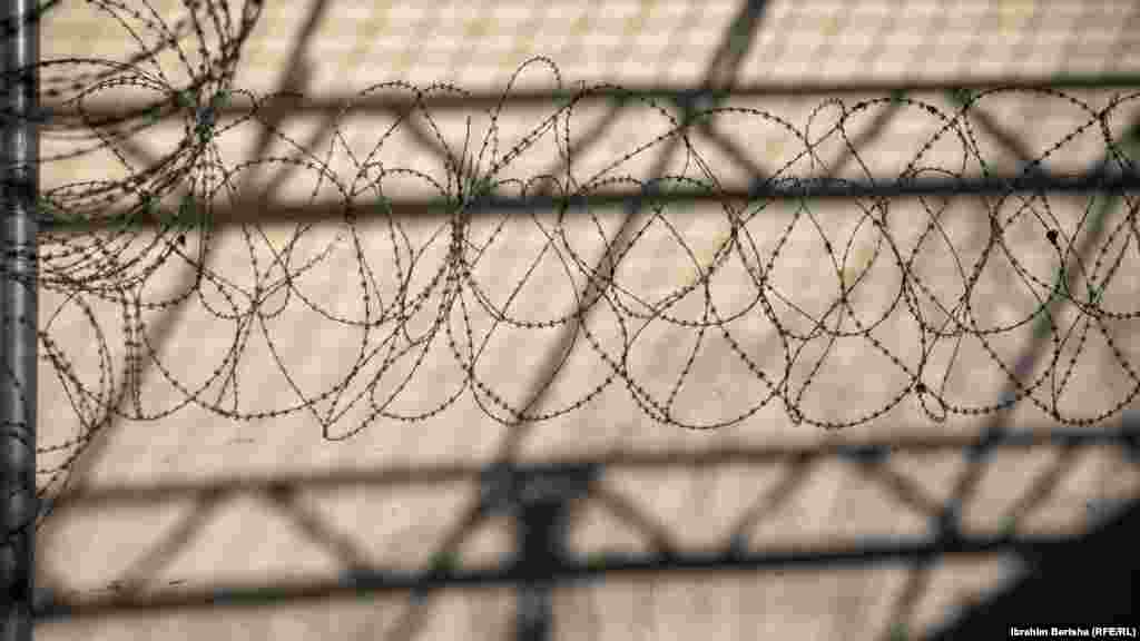 Politički aktivisti i disidenti, koji su bili protiv srpskog režima, bili su ovde zatvoreni.