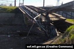 Зруйнований міст у тилу ворога на півдні України – результат роботи групи Руху опору ССО України. Для росіян це був важливий логістичний об'єкт на шляху з окупованого Криму до Мелітополя