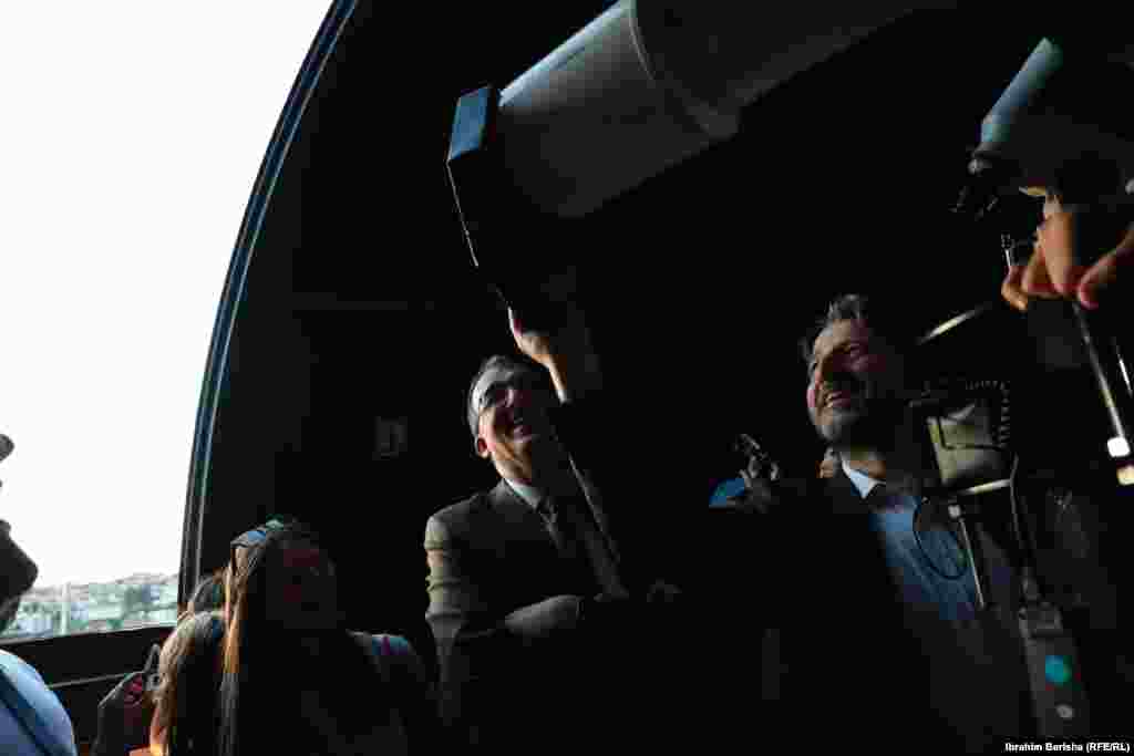 Gradonačelnik Prištine, Perparim Rama, prilikom otvaranja Prištinske opservatorije. Opština Priština i Misija Ujedinjenih nacija na Kosovu, UNMIK, pomogli su u operacionalizaciji Opservatorije.  