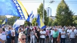 'Želim da živimo normalno' - protesti ispred Ureda visokog predstavnika u BiH
 'Želim da živimo normalno' - protesti ispred Ureda visokog predstavnika u BiH