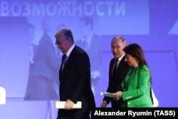 Kazahstanski i ruski predsjednici Margarita Simonyan na plenarnoj sjednici Međunarodnog ekonomskog foruma u Sankt Peterburgu (SPIEF) 2022.