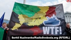 Під час Міжнародного маршу єдності за Україну (International Unity March for Ukraine) іноземців (громадян інших країн) на підтримку Української держави, яка протистоїть російській агресії. Київ, 6 лютого 2022 року