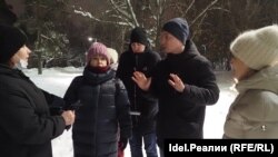 В центре снимка: Ирина Михалёва, Эдуард Садыков, Пётр Мартынов.