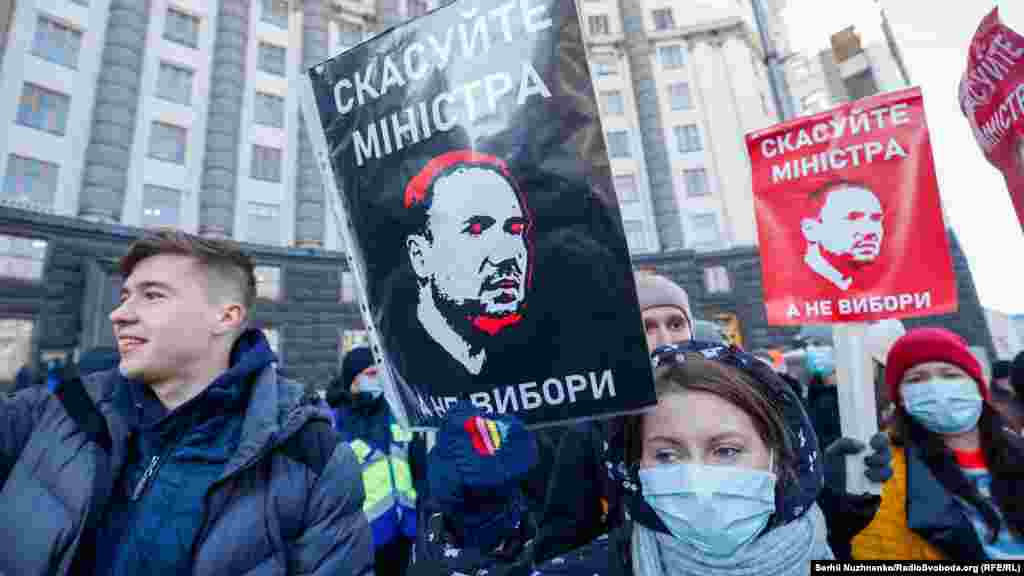 2 лютого міністр освіти Сергій Шкарлет заявив, що міністерство не визнаватиме результатів виборів, бо, як було сказано, спостерігач від МОН зафіксував грубе порушення виборчого процесу. Представники студентського самоврядування оголосили безстроковий страйк