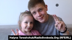 В’ячеслав із найменшою сестричкою Олівією