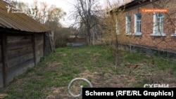 У дворі, де стояла техніка, нині ще досі можна помітити сліди від техніки