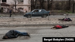 Жертвы обстрелов Мариуполя, апрель 2022 года