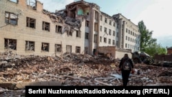 Руйнування у місті Бахмут, Донецька область, 4 червня 2022 року
