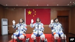Экипаж космического корабля "Шэньчжоу-14"