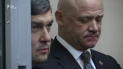 Труханов на час слідства залишається на посаді мера Одеси – суд (відео) Труханов на час слідства залишається на посаді мера Одеси – суд (відео)