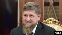 Глава Чечни Рамзан Кадыров во время встречи с Владимиром Путиным в Кремле, архивное фото