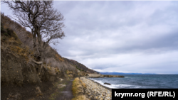 Крым в ожидании нудистов: прогулка по «дикому» пляжу к Лазурному (фотогалерея)