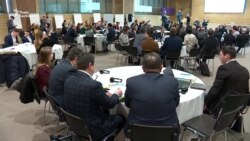 У Києві обговорюють продовження децентралізації та зміни до Конституції У Києві обговорюють продовження децентралізації та зміни до Конституції