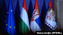 Zastave EU, Mađarske i Srbije, arhivska fotografija