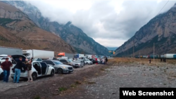 Очередь на пограничный контроль на российско-грузинской границе