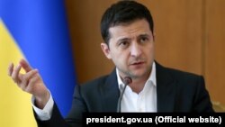 Під час свого звернення президент заявив, що економіка України постраждала від кризи, викликаної пандемією, менше, ніж економіки інших держав, зокрема європейських