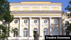 Здание РГПУ им. Герцена (фото: Михаил Хоффманн)