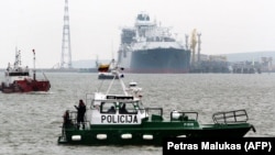 Terminalul mobil de gaze naturale lichefiate (LNG) „Independența” este ancorat în portul Klaipeda, din Lituania (fotografie de arhivă)
