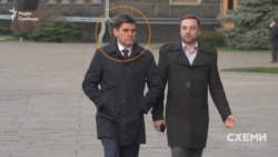 Одного разу журналісти побачили, як він заходив до Офісу президента разом з депутатом від «Слуги народу» Денисом Монастирським