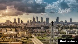 «Відзнака присвоєна столиці Польщі за виявлені гуманізм, милосердя й солідарність з українським народом»