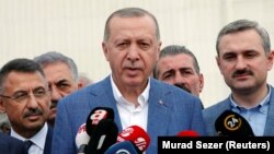 اردوغان گفته «اگر شرایط خرید پتریوت با اس-۴۰۰ برابر باشد، آنوقت ما به خرید این سامانه فکر میکنیم، وگرنه باید بر منافع خودمان متمرکز باشیم».