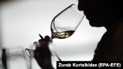Йдеться, зокрема, про заборону поставок вина і мінеральної води з Грузії