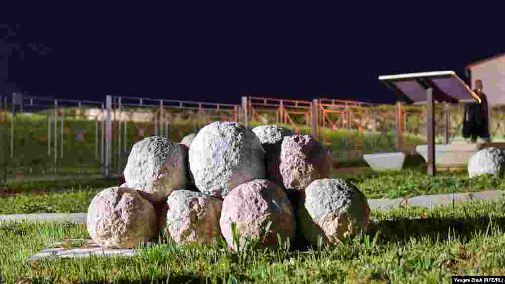 Каменные ядра для баллист – византийских метательных машин 