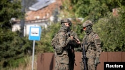 Poljski vojnici patroliraju ulicama pošto su ruski dronovi ušli u vazdušni prostor Poljske, 10. septembar 2025.