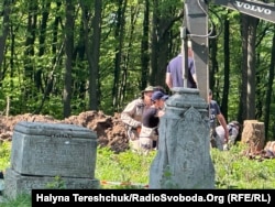 Роботи в Пужниках з пошуку останків людей