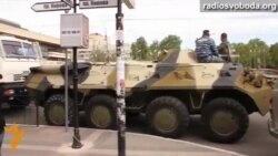 Центр Сімферополя в «оточенні» російського ОМОНу Центр Сімферополя в «оточенні» російського ОМОНу