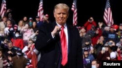 Крім того, президент скоротив терміни для трьох осіб