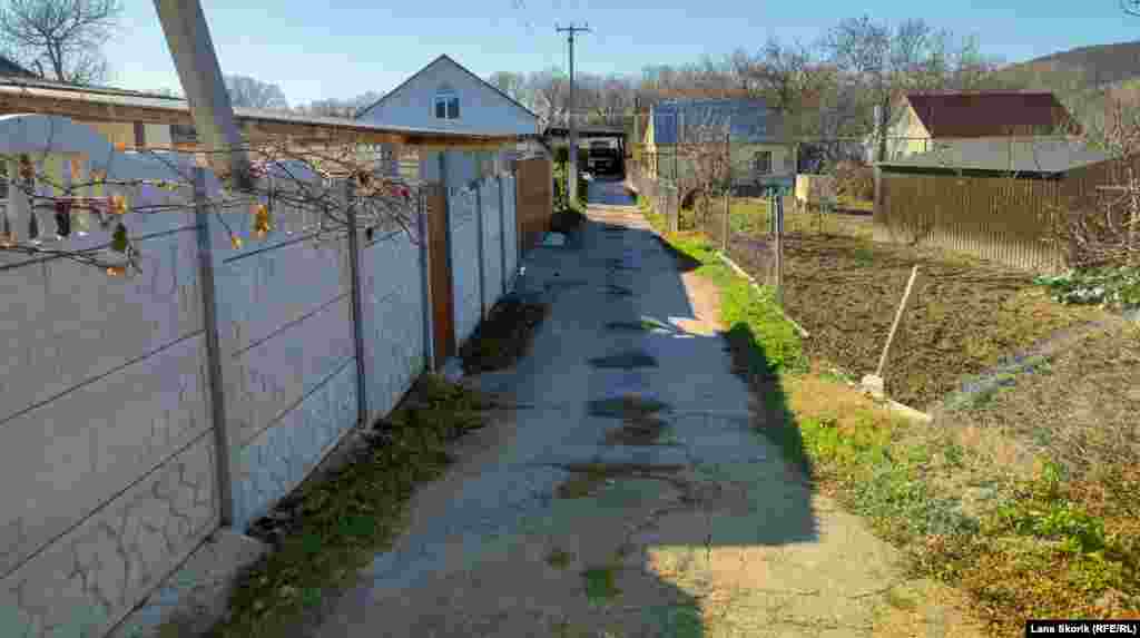 От улицы Куйбышева отходят несколько тупиковых переулков – это один из них