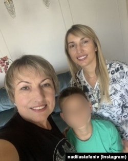 Надія Стефанів (ліворуч) та Надія Микитин