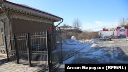 Двор обкома КПРФ в Новосибирске, где установят памятник Сталину