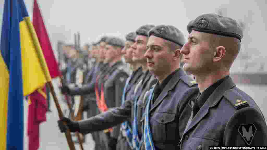 В почетном карауле – курсанты Одесской Военной академии