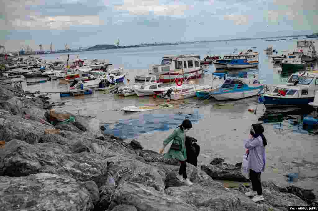 По мнению активистов, состояние Мраморного моря – результат действий человека