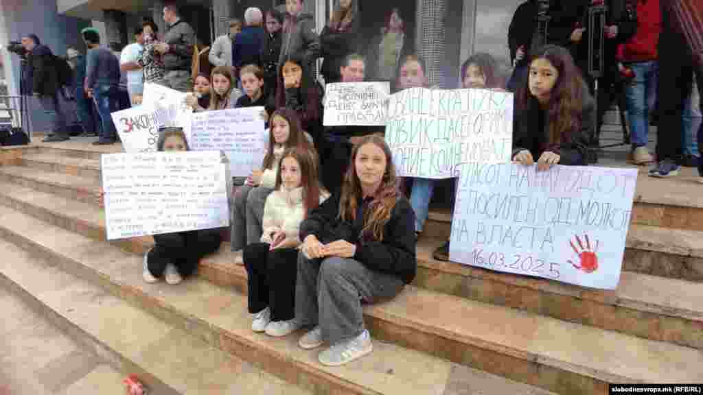 Kočani, odavanje počasti poginulima u požaru, 17.3.2025.