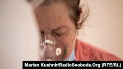 Червона зона. Кількість госпіталізацій на COVID-19 росте – фоторепортаж із лікарні на Житомирщині